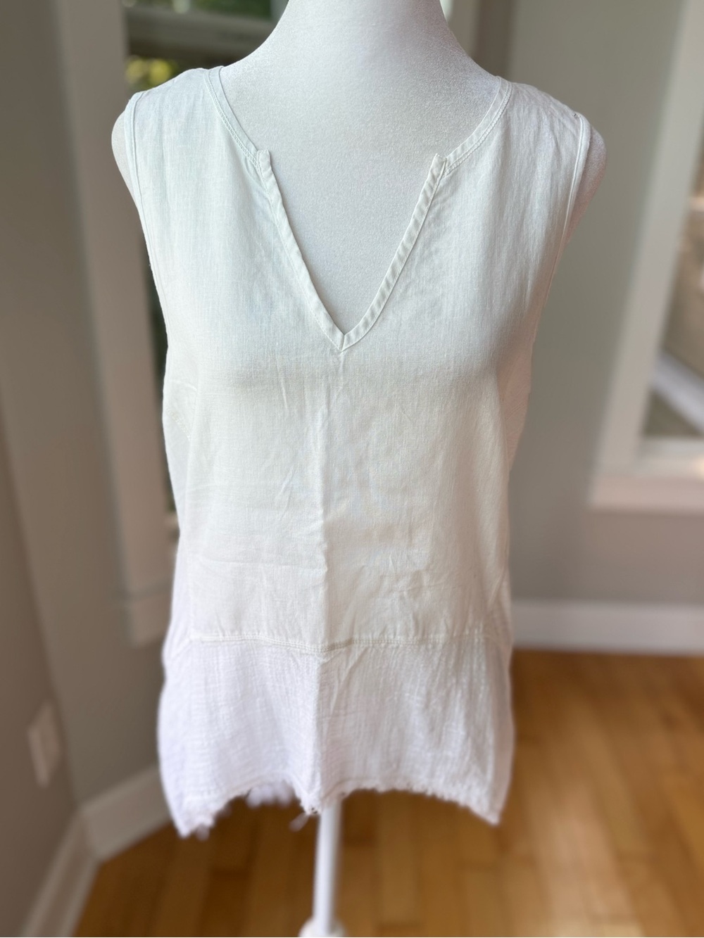 Wearables White Linen Cotton V-Neck Sleeveless Tank Top Sz XS
